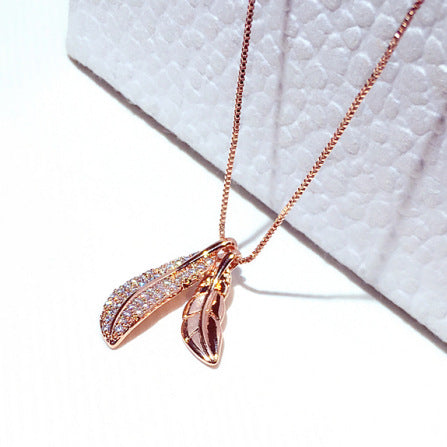 Fashionable Leaf Pendant Choker Necklace