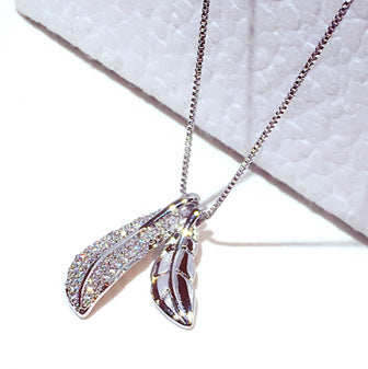 Fashionable Leaf Pendant Choker Necklace